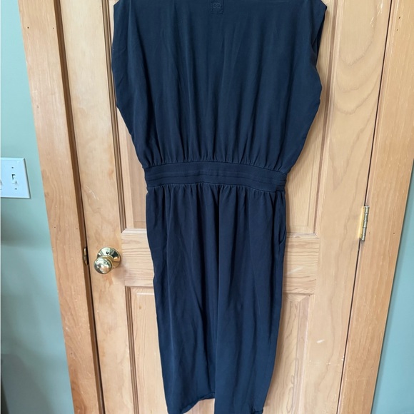 CALIA by Carrie Underwood Blue Pleated Wrap Midi Dress - Picture 2 of 3